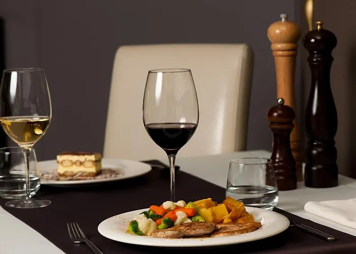 Gold Club & Casino Hotel 3*