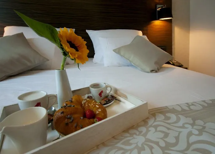 Gold Club & Casino Hotel 3*